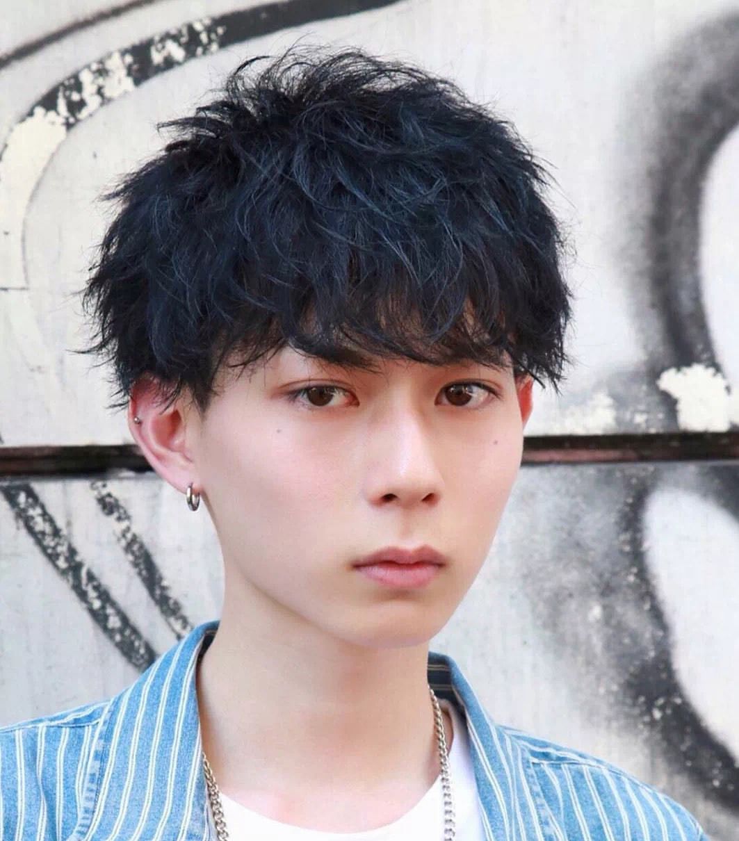 2020超a的日系男生发型风格参考,总有一款你喜欢的