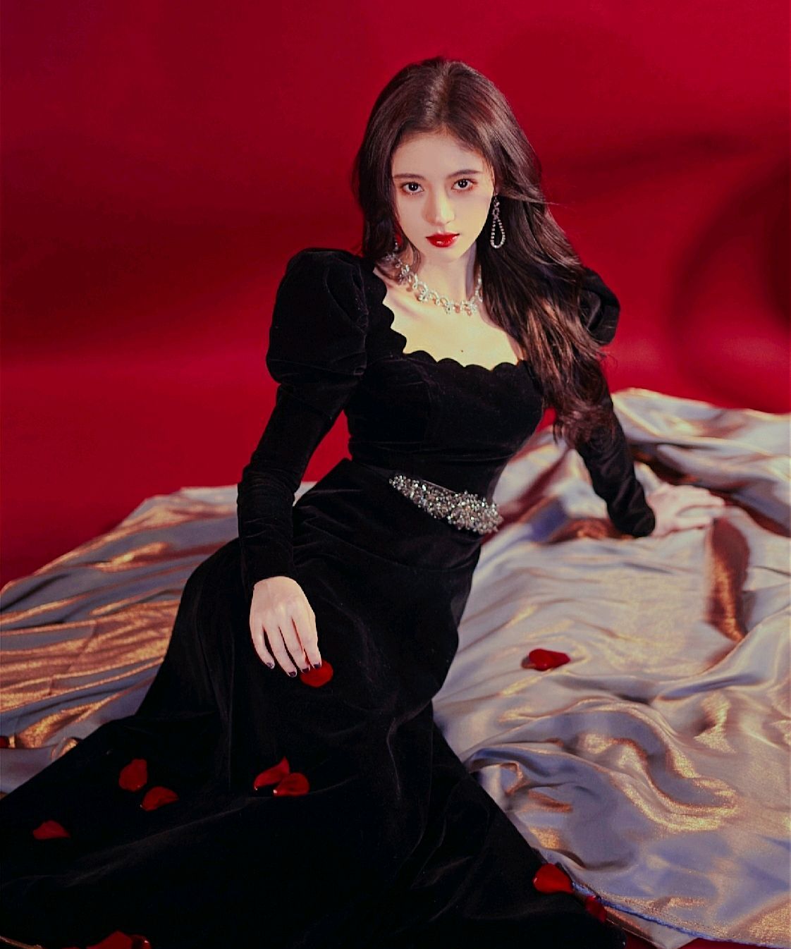 明星出圈图合集!迪丽热巴贵气刘诗诗淡雅,最后一张绝了啊!