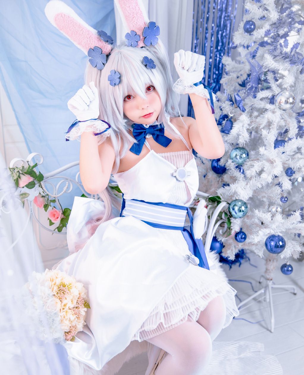 碧蓝航线拉菲cos:指挥官,这个耳朵不是真的,请不要再盯着看了