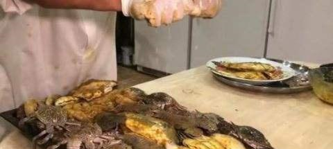 迪拜人是怎么吃海鲜的？看到制作方法后，网友：这才是真“土豪”休闲区蓝鸢梦想 - Www.slyday.coM