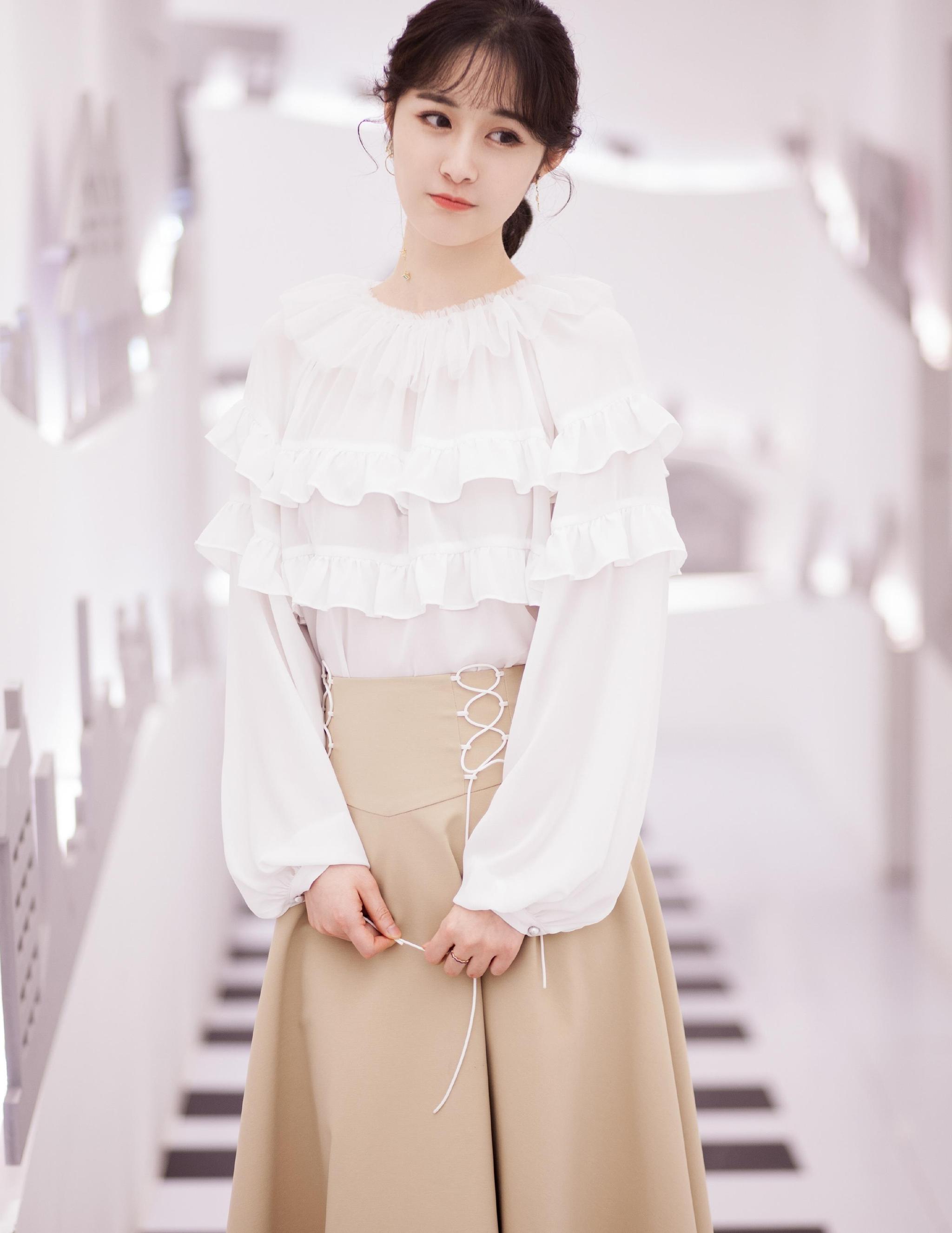 女神梁田:第6125期气质潮流美图欣赏