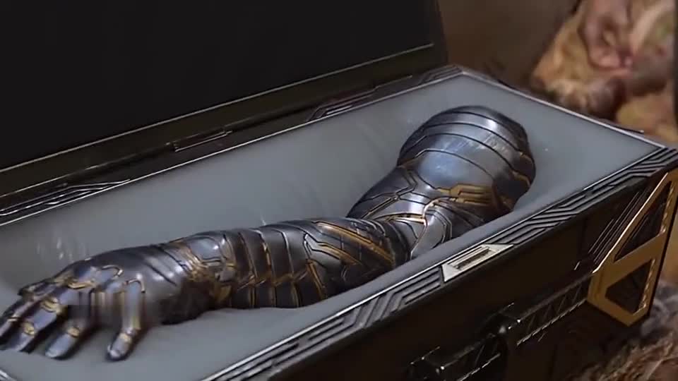 冬兵哥们这振金手臂怎么谁都打不过啊