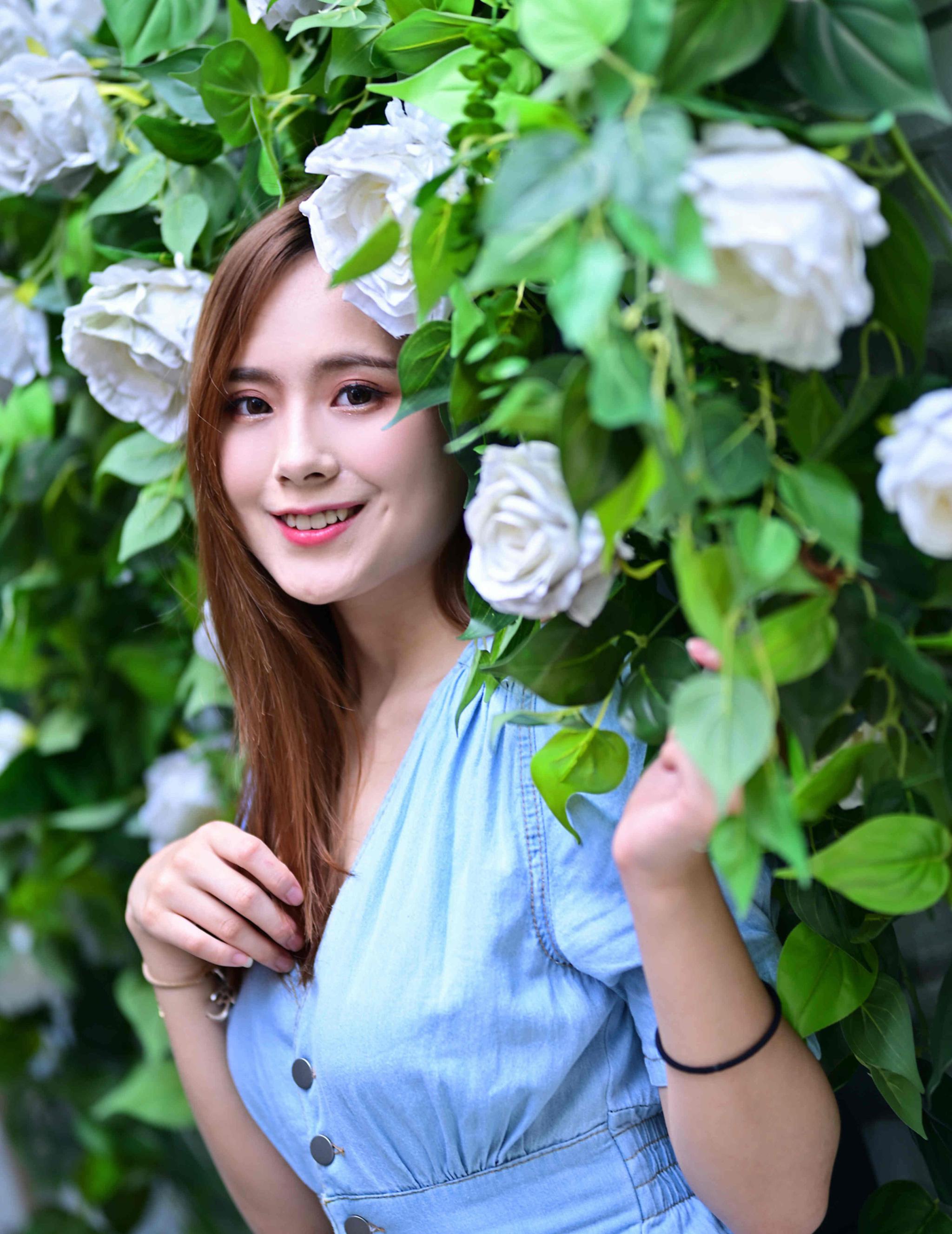 成熟女人也可以拍出少女般的甜美迷人