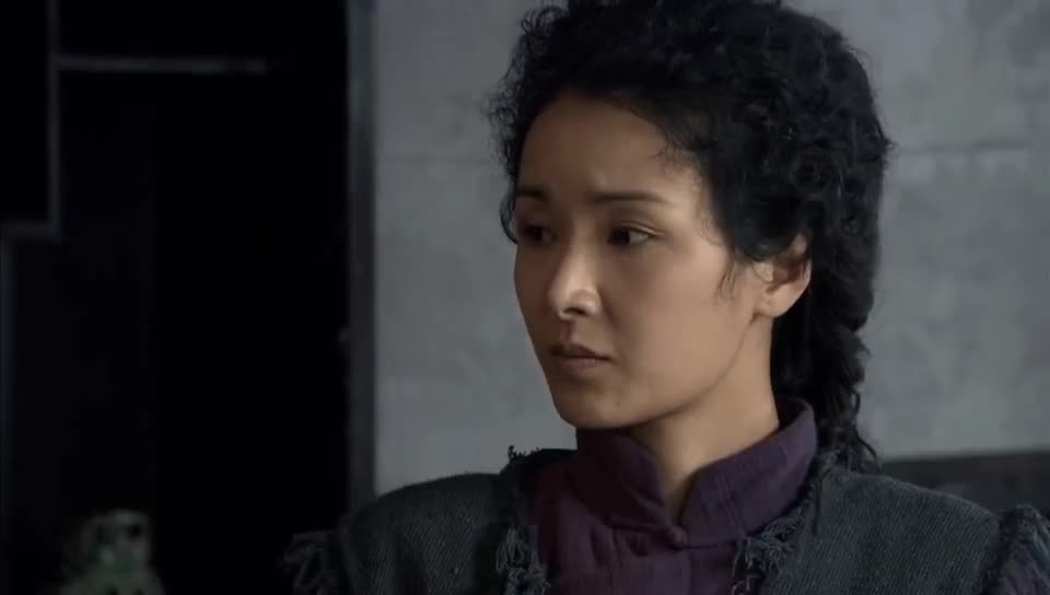 狼烟遍地牧良逢傻乎乎当着丽子的面非得说只爱喝柳烟泡的茶