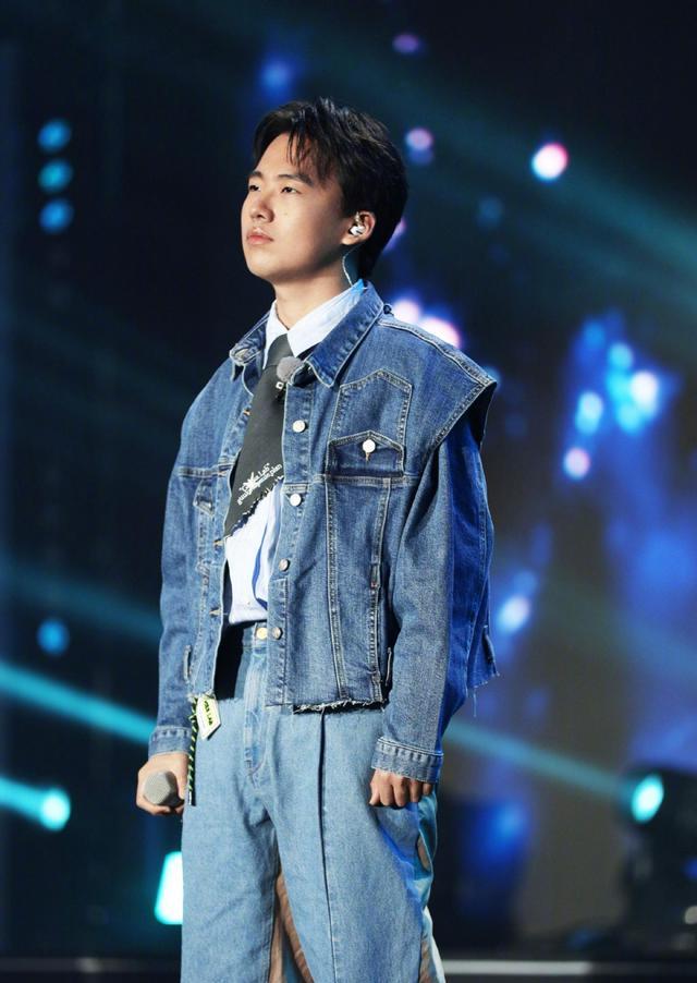 郭麒麟的帅气不愧是德云社的大公子