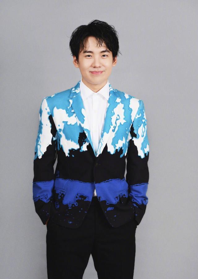 郭麒麟的帅气不愧是德云社的大公子