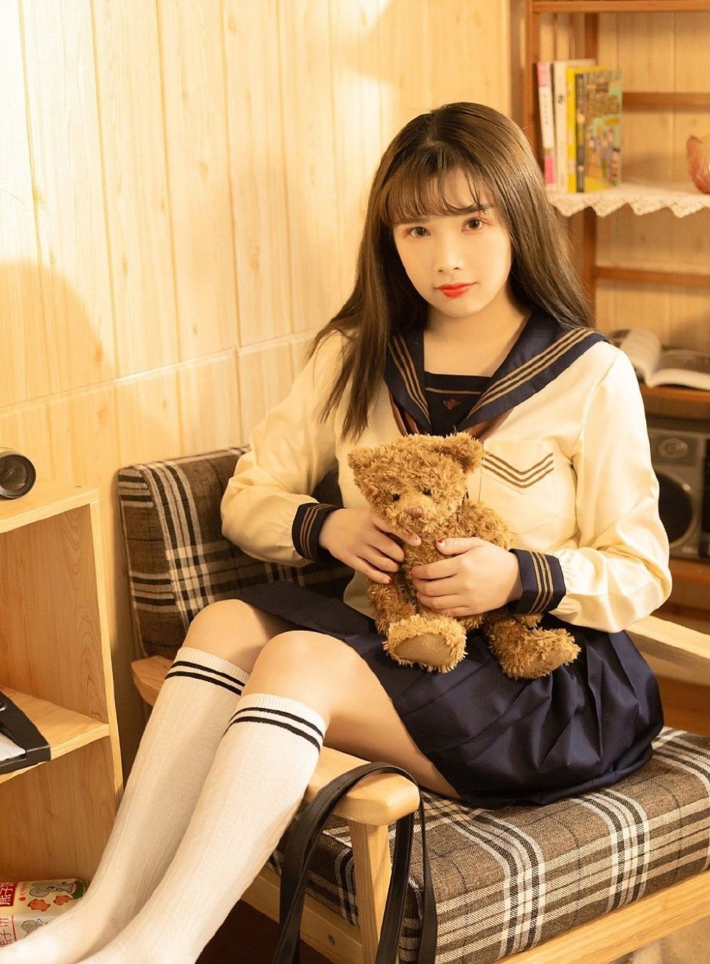 韩国制服美少女黑丝美腿私房自拍