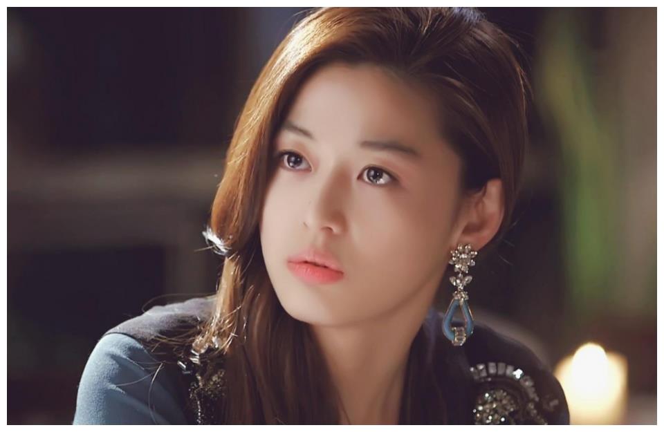 李英爱凭借着"大长今"在中国短时间内积累了一大批粉丝,同时被选定为