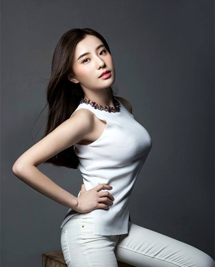 后来鲍天琦相继出演《大男当婚》,《花非花雾非雾》,《刀客