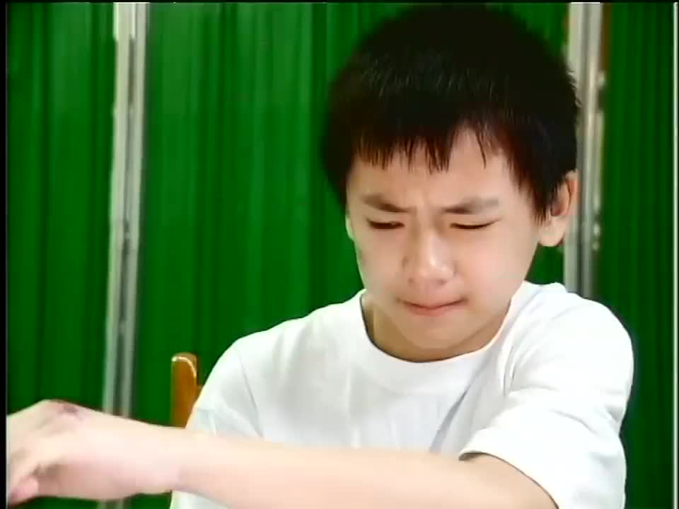 薰衣草梁以薰去小学找回忆却不知季晴川也来了俩人有缘分