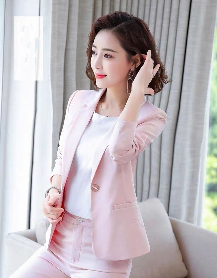 作为职业女性!你给自己准备了几套像样的职业装?