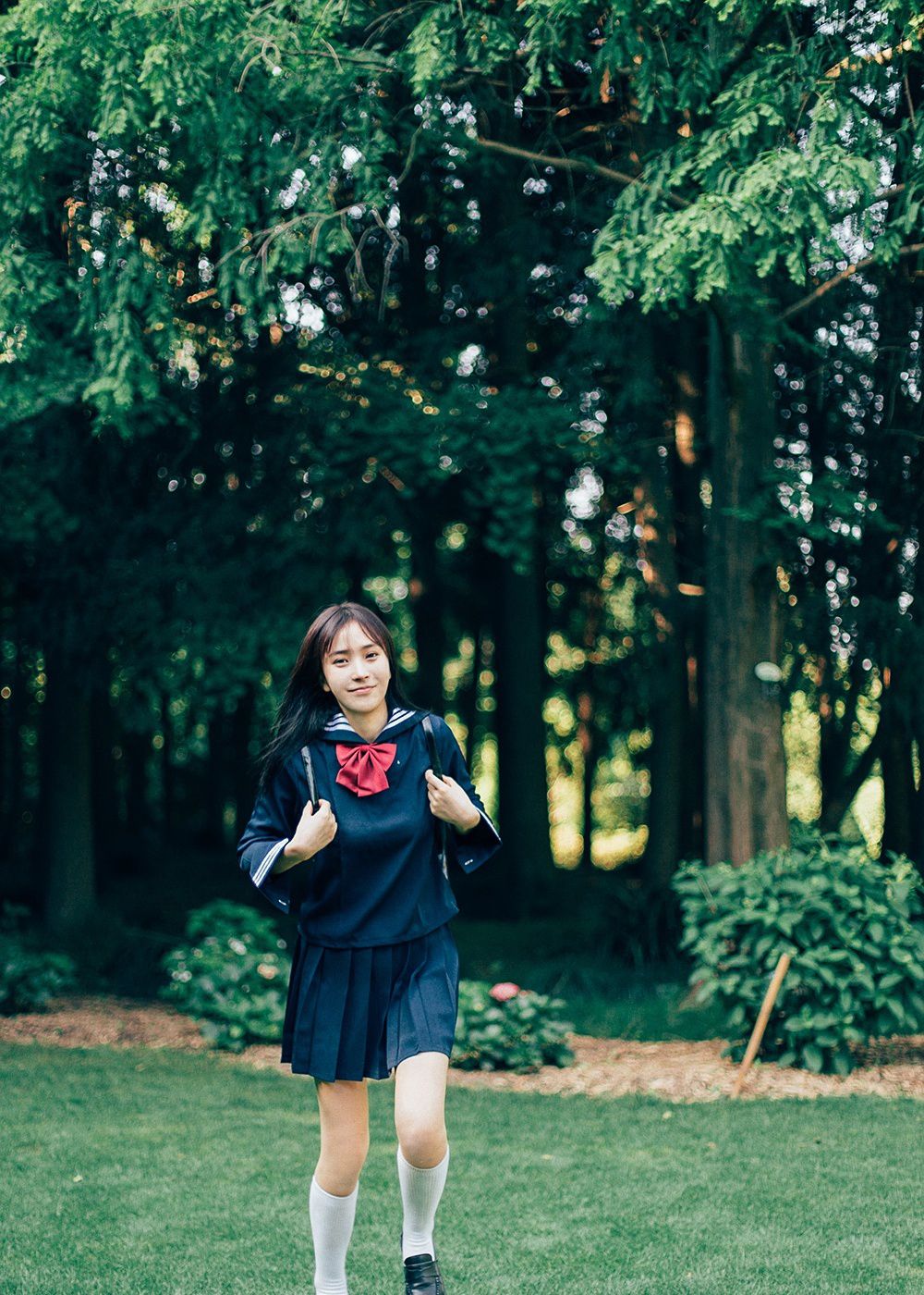 清新单纯面若桃花娉婷婉顺邻家女孩