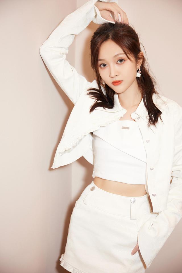 美丽花仙子吴宣仪