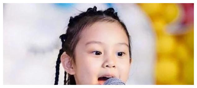 甜馨成功逆袭,8岁拥有"初恋脸",爸爸贾乃亮基因"强大"