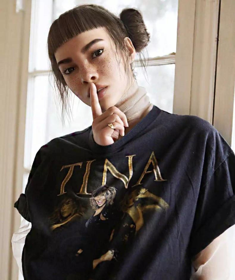 凭借一张 "假脸",在不到两年的时间内积攒了 150 万的 instagram 粉丝