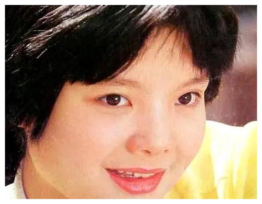 从童星到硕士从演员到经理红衣少女邹倚天背后的舍得