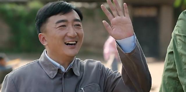 姚扩,从小就认识他,就是这几年个子一直没有再长,也合作过《胡杨女人