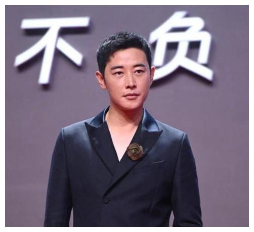 罗晋拍扶贫剧晒黑几个度!对比之下紫色嘴唇不再明显