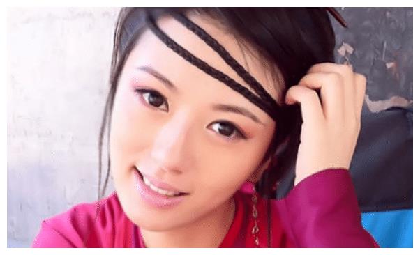 漂亮女明星单薇,眉眼间拥有几份英气,出演女大侠的时候特别逼真