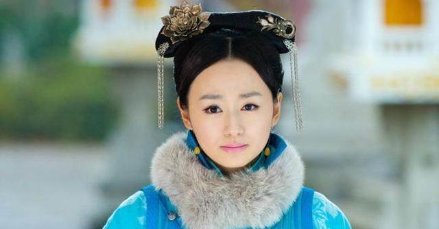 但是很多人关注的不是姗姗,而更多的是姗姗身边的丫鬟苏玛.