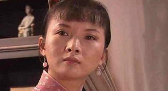 《大宅门》:香秀只用3招就吃定了白景琦,其中这一招至关重要!