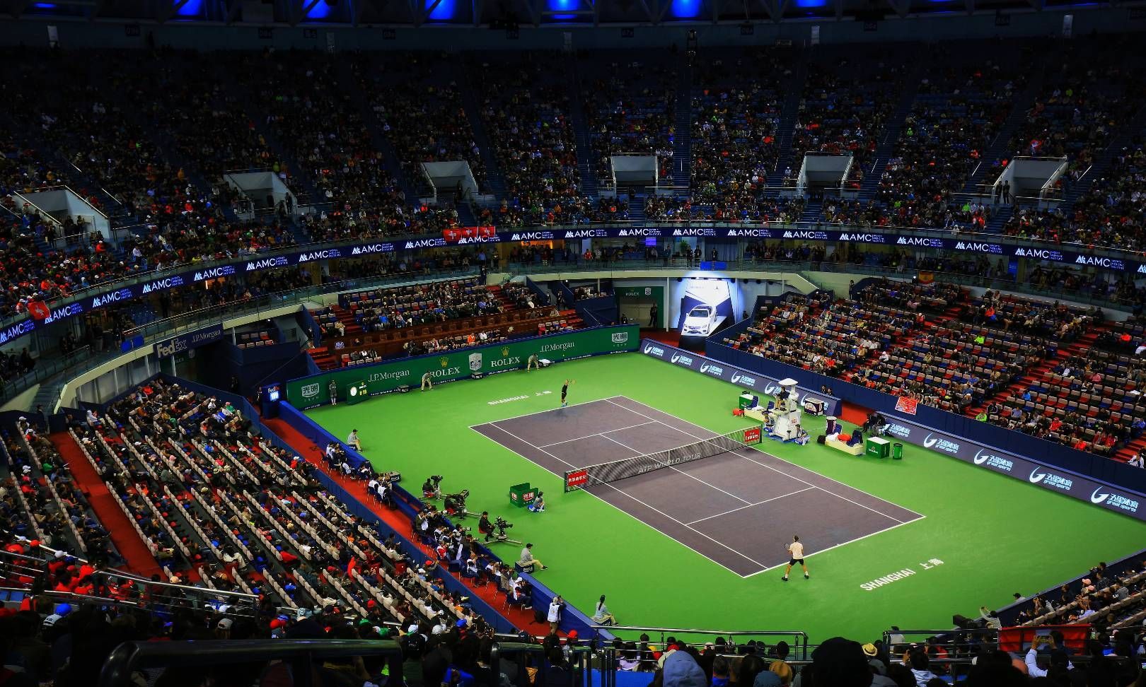 占地508亩,屋顶为8片花瓣钢结构的上海旗忠网球中心