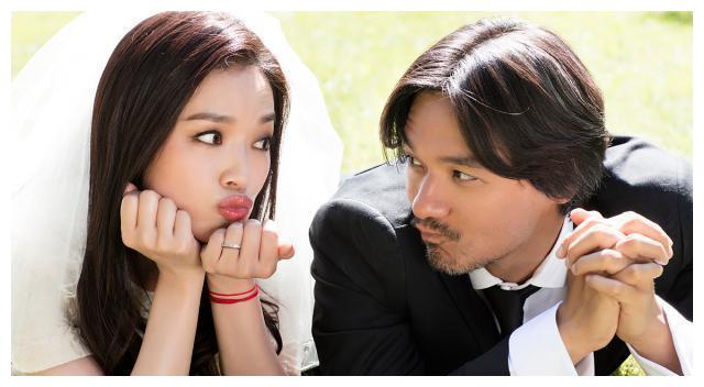 舒淇为冯德伦庆生,46岁冯德伦亲自下厨秀恩爱,妻子视角笑得好甜