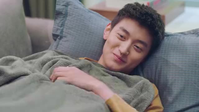 拾光里的我们:陆珈上演逗趣暖萌爱情,太让人心动了!好甜