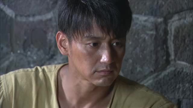 冲出月亮岛陆刚担心老严不靠谱但墨扬十分信任老严