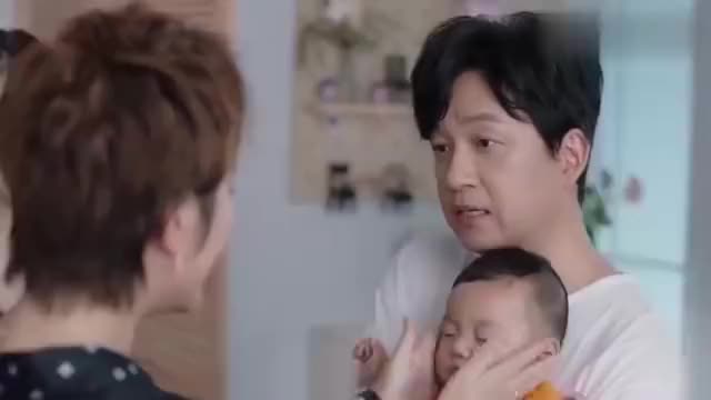 杨光不愧是超级奶爸，连总裁夫人都把孩子扔给他带