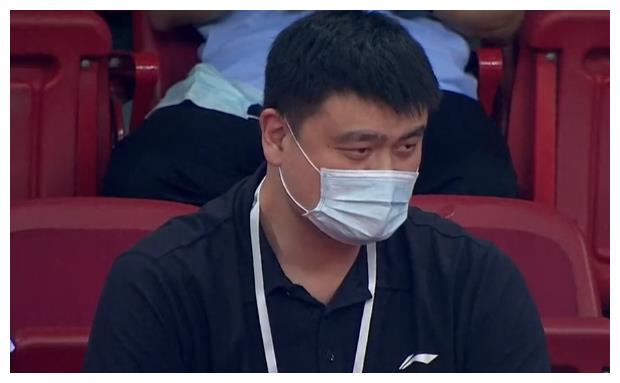 姚明重罚引爆讨论,裁判误判48小时完全没事,网友:必须给个说法