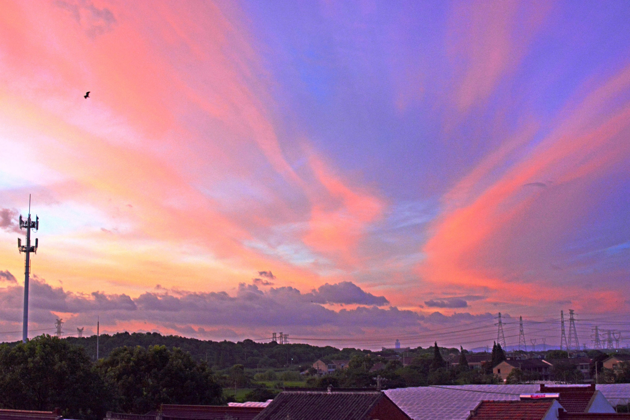 "烟花"七月到斗山,24日黄昏无锡的醉美晚霞.