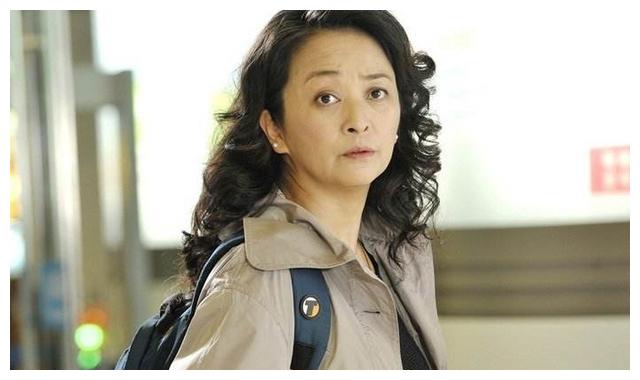 她曾扬言绝不嫁中国人,后来低调回国捞金,网友:滚出中国