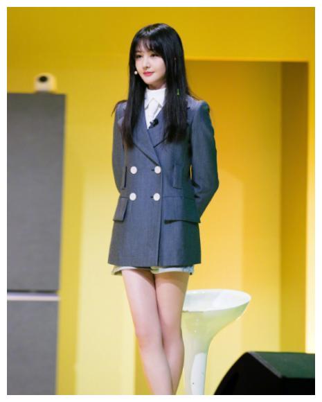郑爽参加马拉松,妆花后显露"八字纹",网友:说好的美少女呢