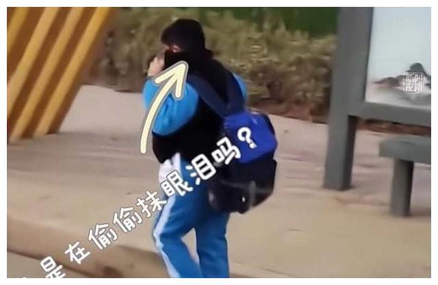 司机赶小学生下车后遭网暴,讽刺了多少人:你只讲道德的样子真丑休闲区蓝鸢梦想 - Www.slyday.coM 司机赶小学生下车后遭网暴,讽刺了多少人:你只讲道德的样子真丑休闲区蓝鸢梦想 - Www.slyday.coM