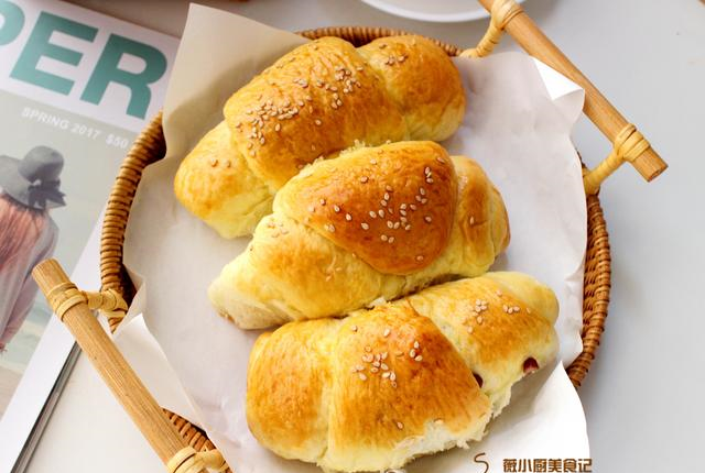 在家自制红豆小面包蓬松暄软柔软拉丝放3天不硬全家都喜欢