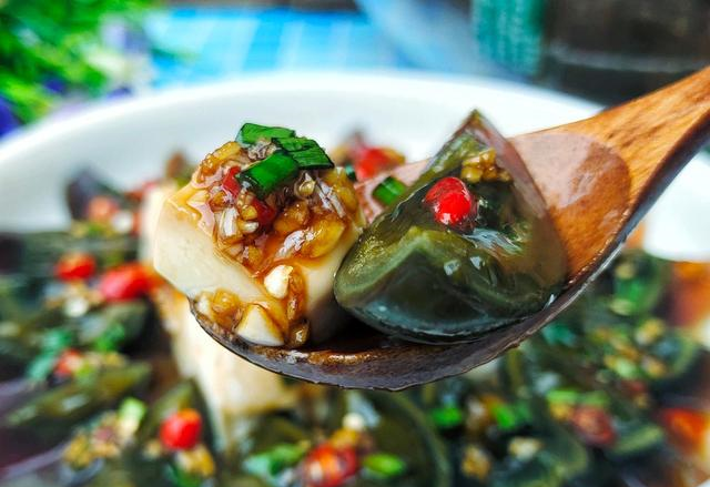 这才是皮蛋豆腐最好吃的做法加这一步豆腐嫩滑皮蛋q弹不粘