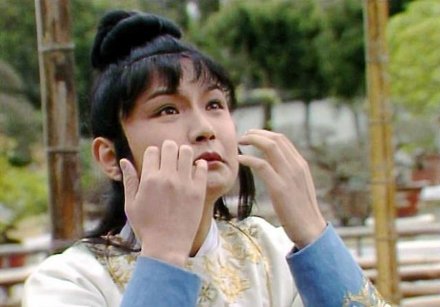 贾宝玉出家当和尚的想法是在贾府衰败后才产生的吗