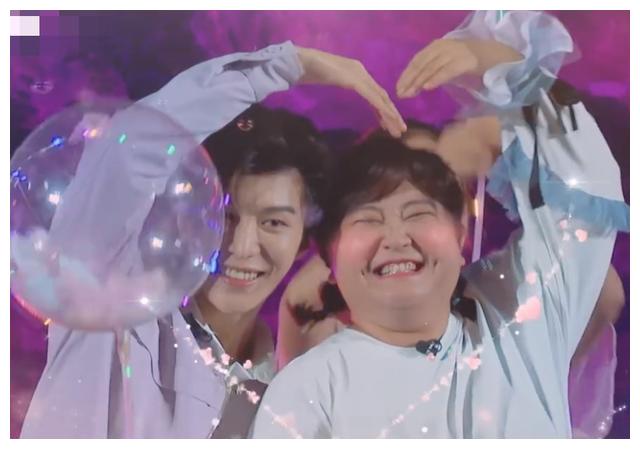 姐弟cp越炒越烈贾玲范丞丞甜蜜合唱这互动简直甜到发慌