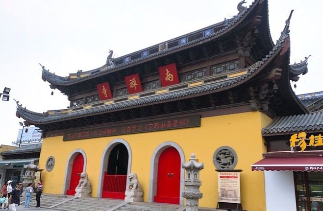 1 / 6 南禅寺,南朝梁帝萧衍,崇尚佛教,在全国大兴寺庙,无锡当时也兴建