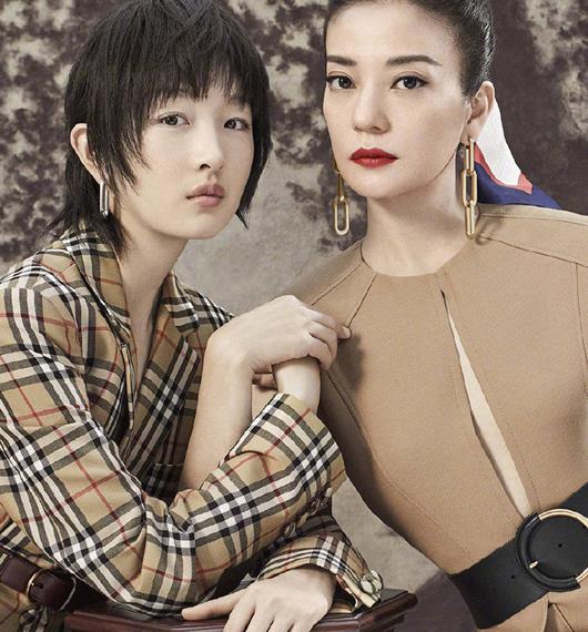 周冬雨气场原来这么强,与"小燕子"赵薇同框,完全没有输