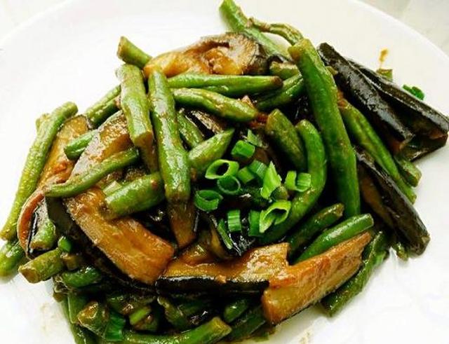 夏天它俩炒一炒,堪称"女人宝",一周吃三次,美容养颜,抗衰老