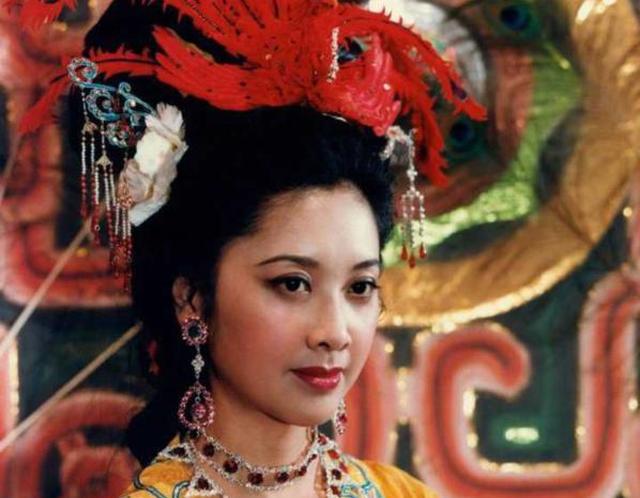 老版西游记女儿国国王朱琳让我们见识了什么叫雍容华贵
