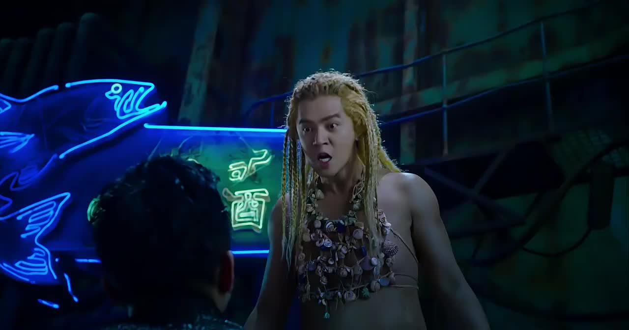 美人鱼大叔不动手小猪自己动手用腿勒住刘轩