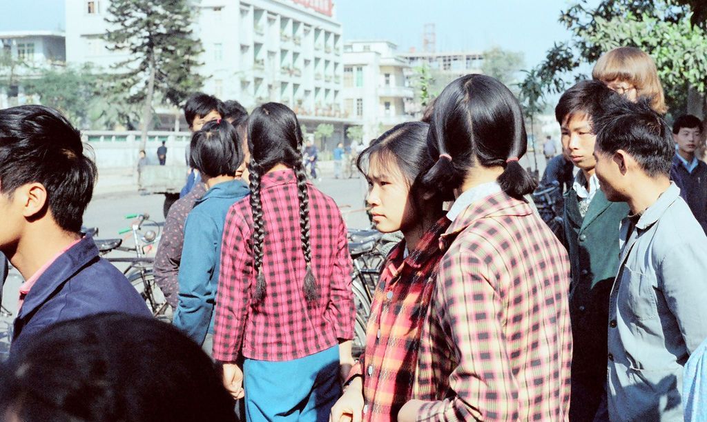 老照片:西方记者镜头下70年代的中国,平凡朴素的生活令人怀念