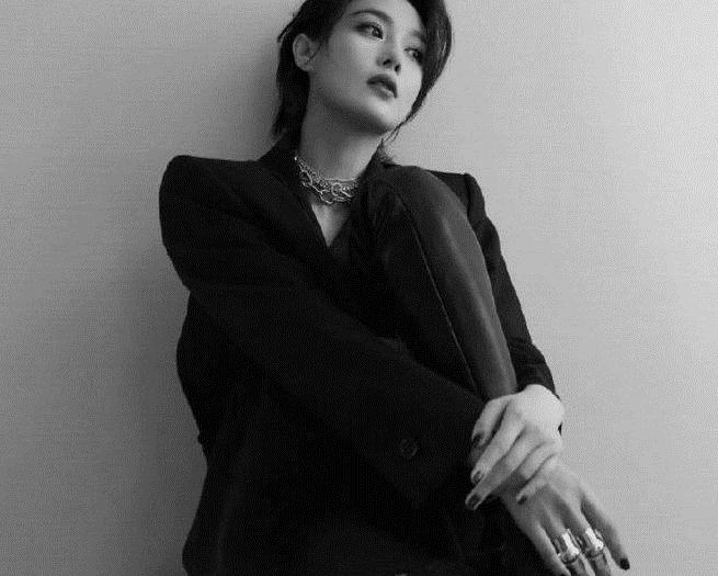 张馨予剪了短发后帅气值爆表超a哦