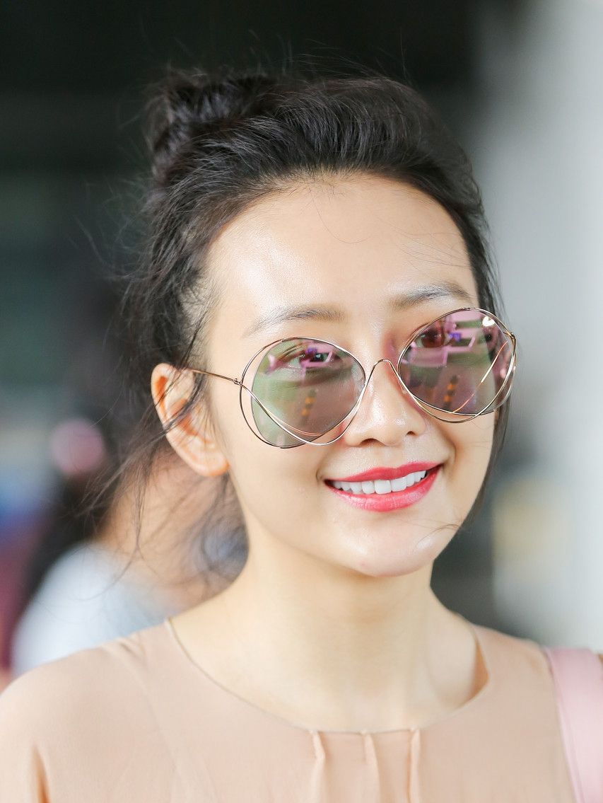 图一是气质美人王鸥,戴眼镜的样子,超迷人!