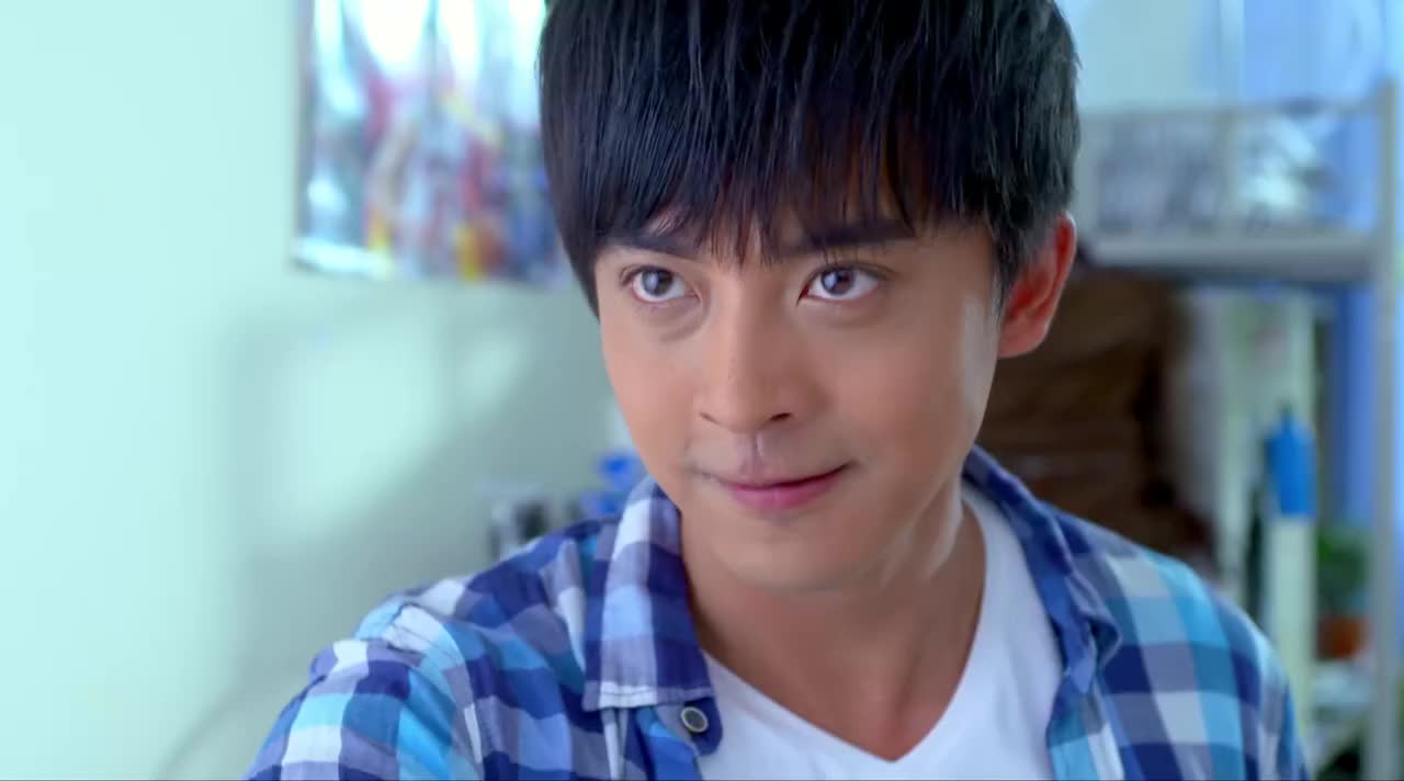 天生要完美蔡米心情不好想要把仇人给杀了怎料同学突然进来