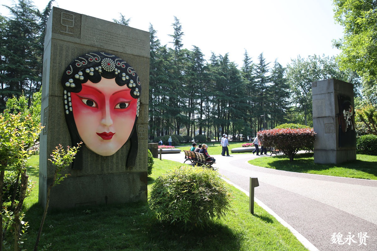 陕西戏曲大观园升级改造后变美了,还多了一个大巴车停车场