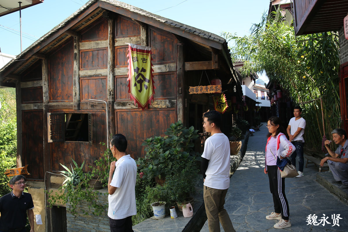 陕西安康紫阳县焕古镇,汉江边的百年老房子里有一个免费茶室,免费茶室